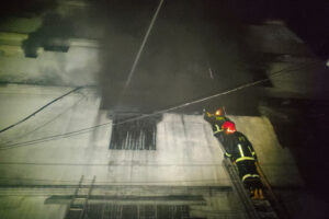 Fire Breaks out at Chemical Godown in Chawk Bazar today at 3:30 Am
